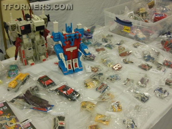 BotCon 2013   The Transformers Convention Dealer Room Image Gallery   OVER 500 Images  (191 of 582)